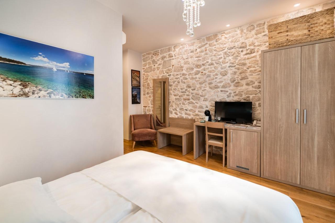 Tifani Luxury Rooms Split Exterior photo