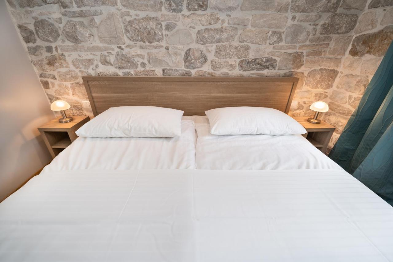 Tifani Luxury Rooms Split Exterior photo