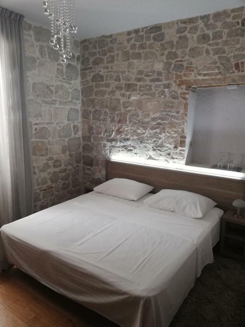Tifani Luxury Rooms Split Exterior photo
